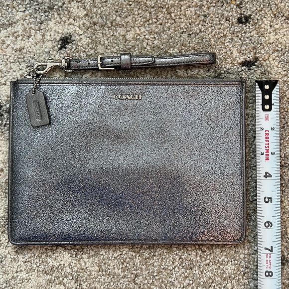 Coach - Picture 4 of 6